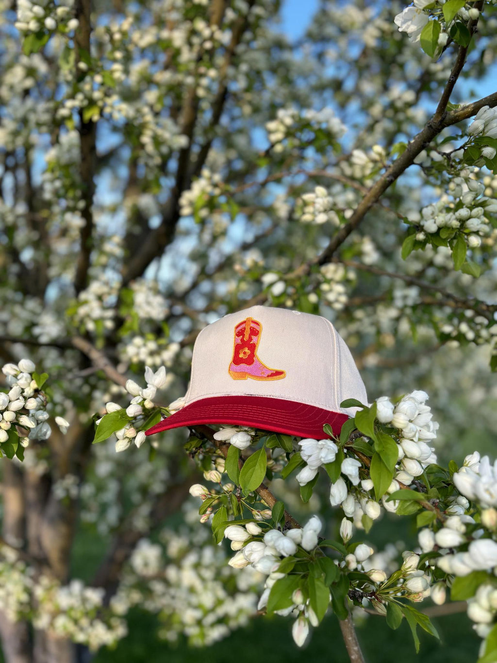 EXCLUSIVE BOOT LADY TRUCKER HAT - COWGIRL BOOT