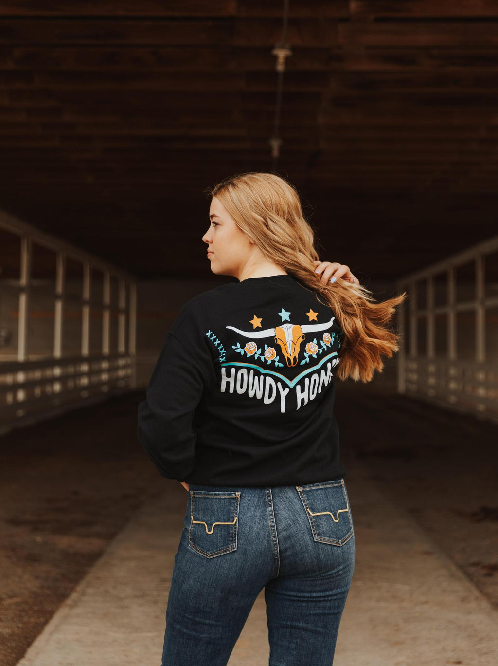 HOWDY HONEY CREWNECK SWEATSHIRT - BLACK