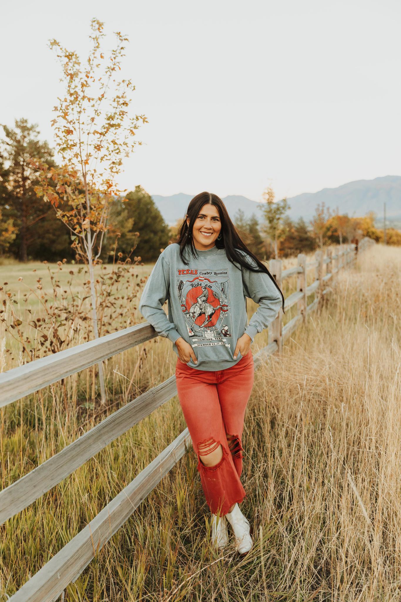 TEXAS COWBOY REUNION SWEATSHIRT - MINERAL GREY