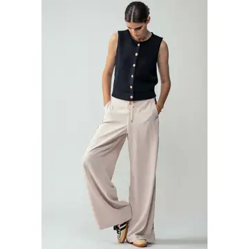 Relaxed Button-Front Knit Sleeveless Top - BLACK