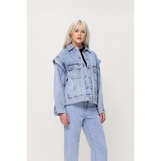 BOYFRIEND DENIM JACKET W SHOULDER DETAIL