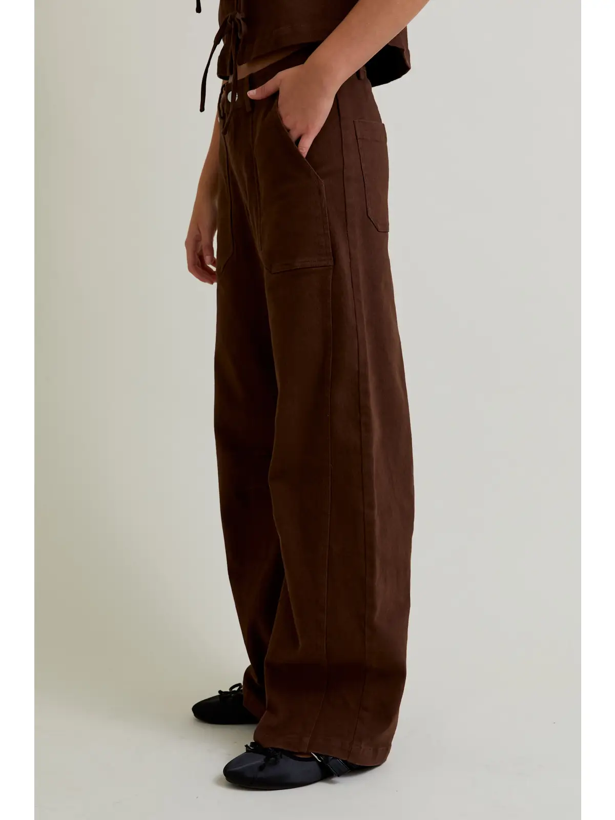 Mid Rise Pocket Detail Pants