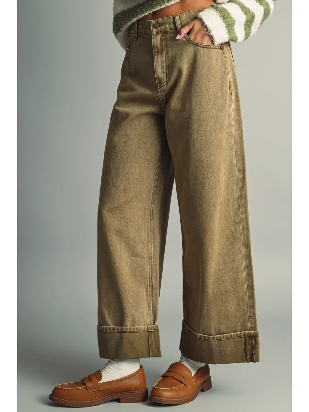 Wide Cuffed Denim Pants with A Vintage Washed - BROWN
