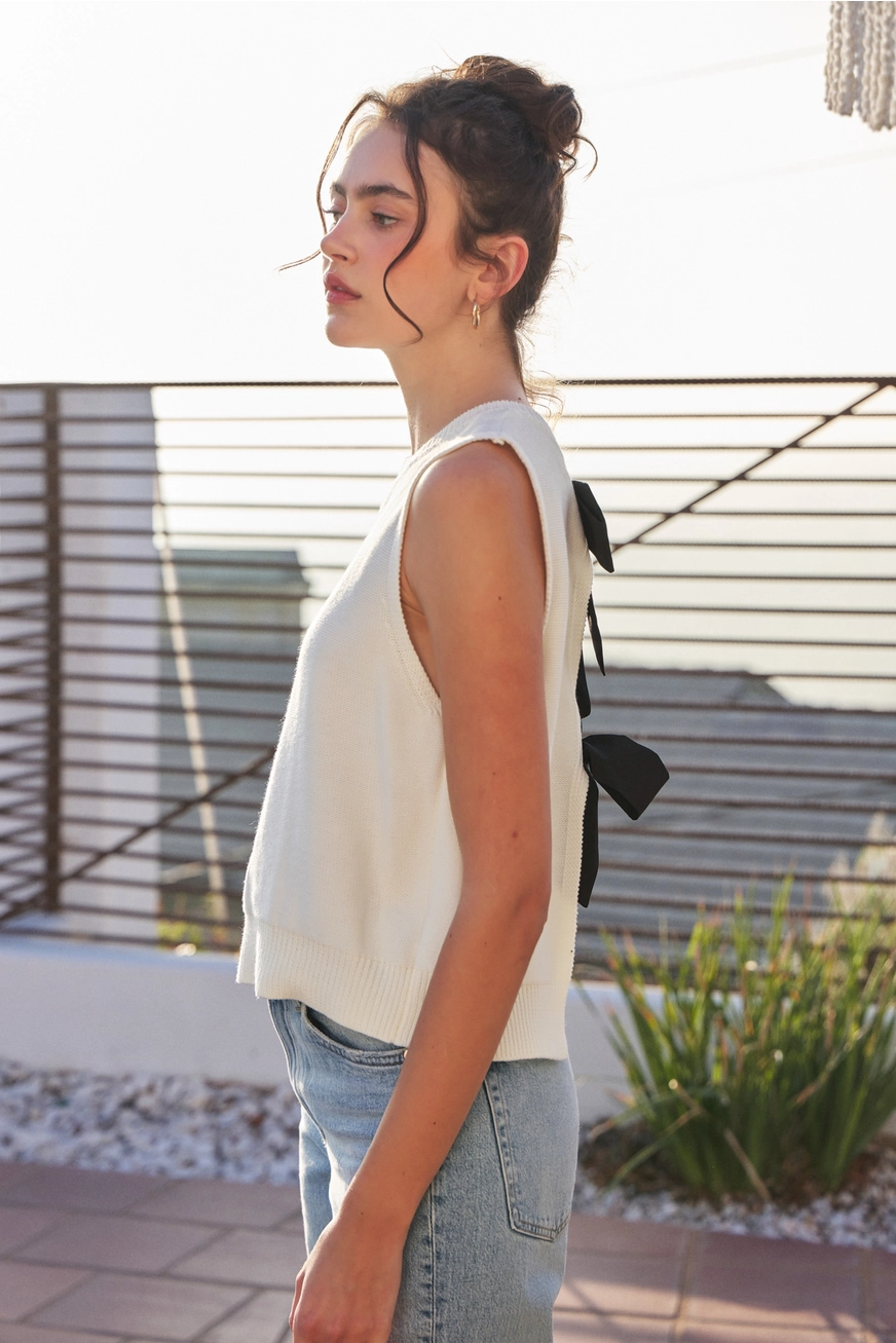Sweater Vest Top with Back Contrast Bow Tie Details - Cream