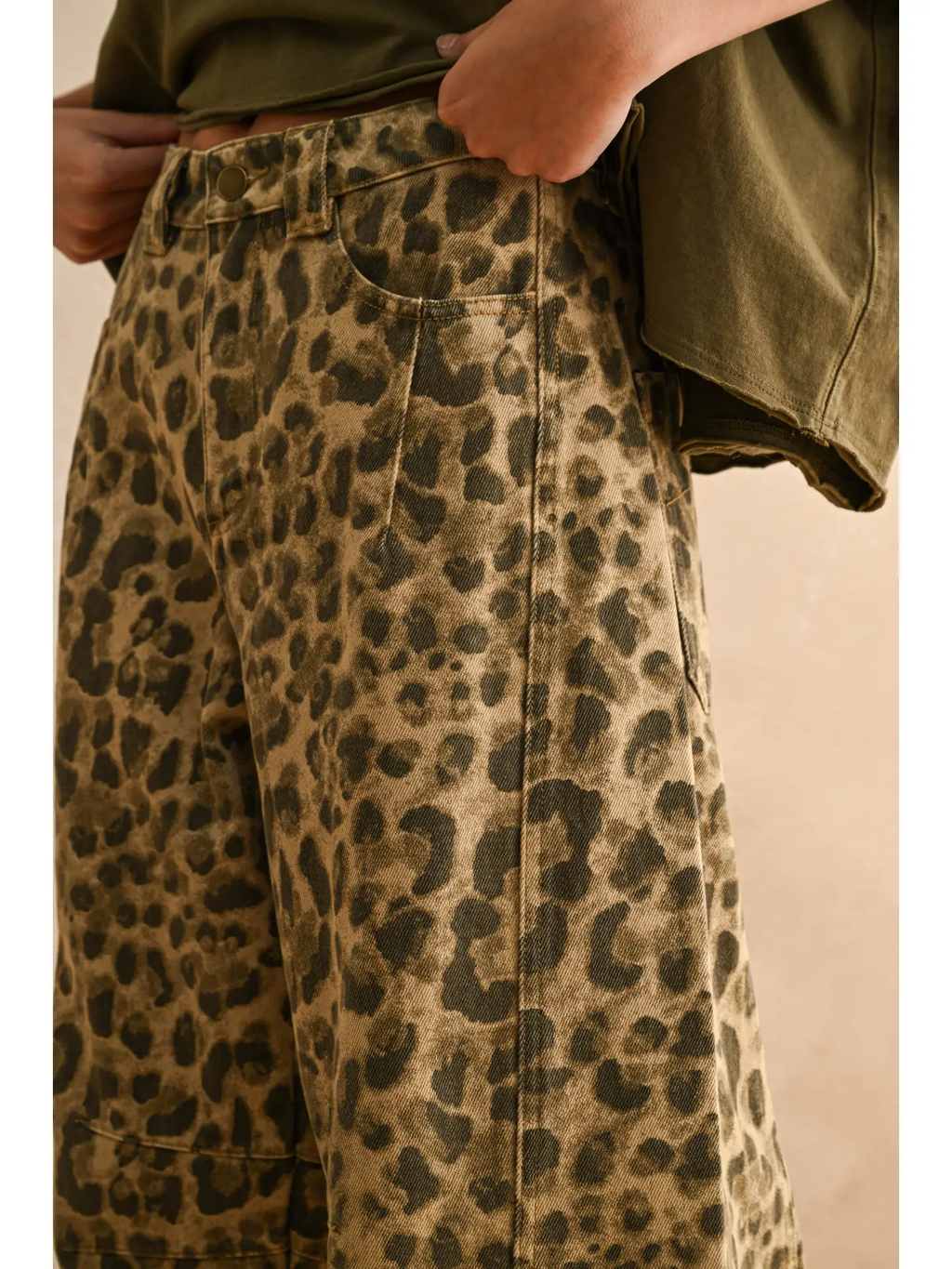 Leopard Printed Barrel Pants