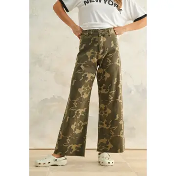 Camouflage Print Stretch Pants