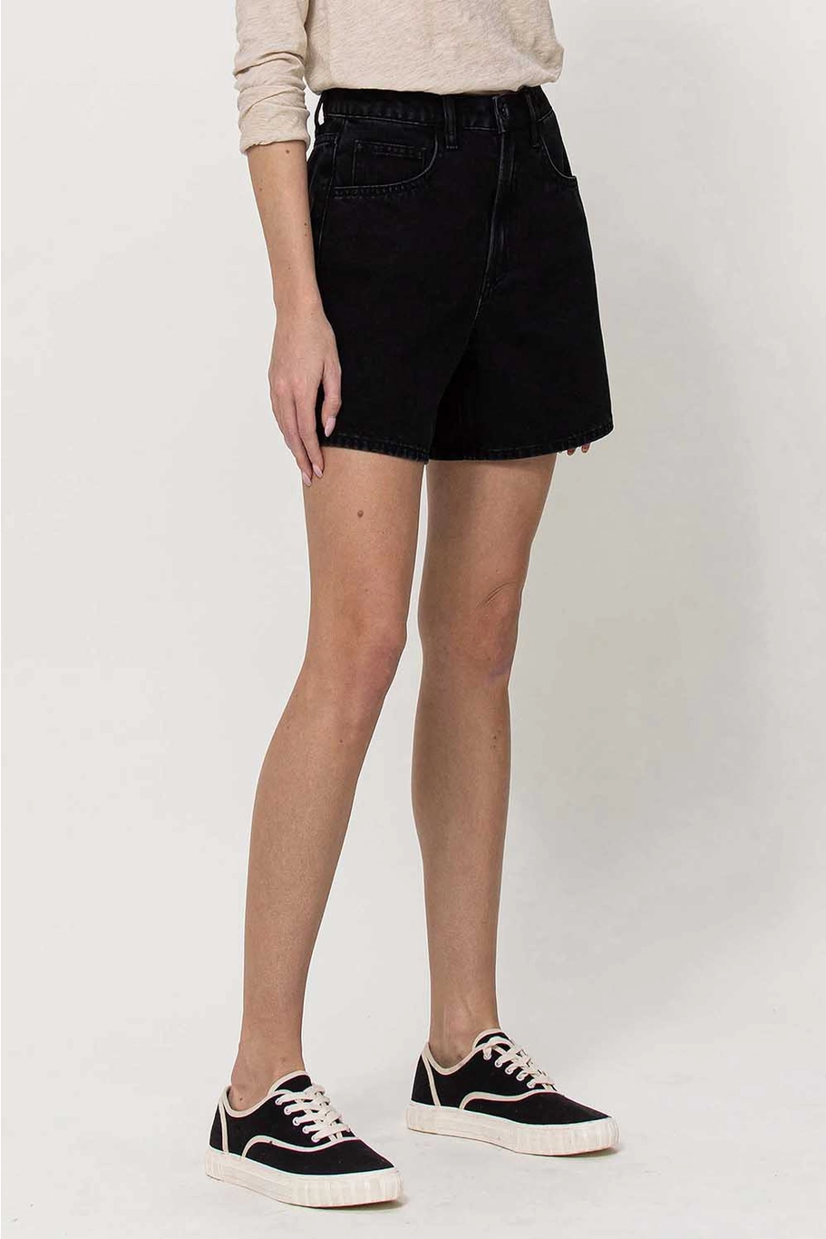 Super High Rise Mom Shorts | Black