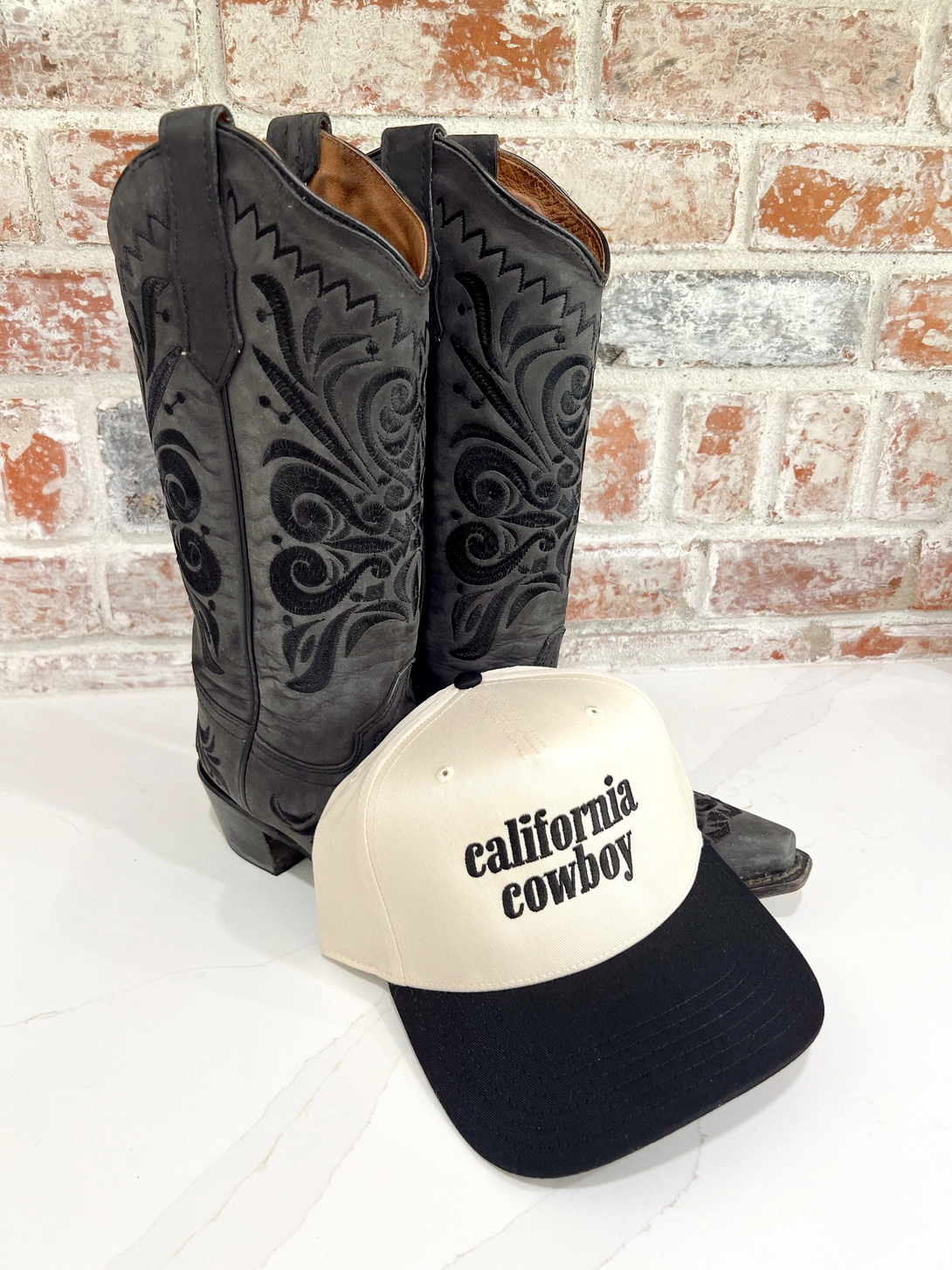 California Cowboy Embroidered Hat Blk/White