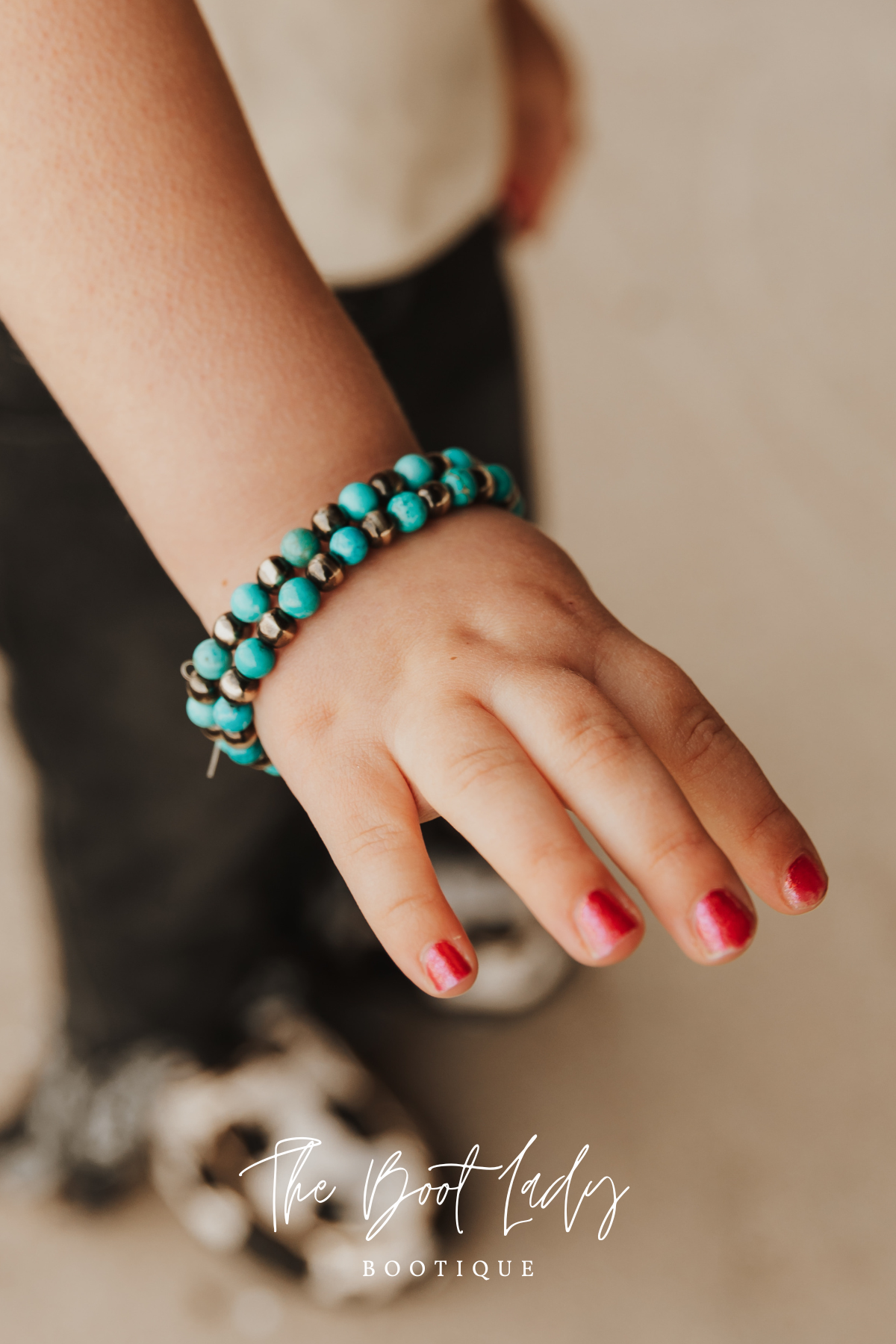 6MM SILVER PLATE NAVAJO STYLE PEARL & TURQUOISE BEAD STRETCH BRACELET