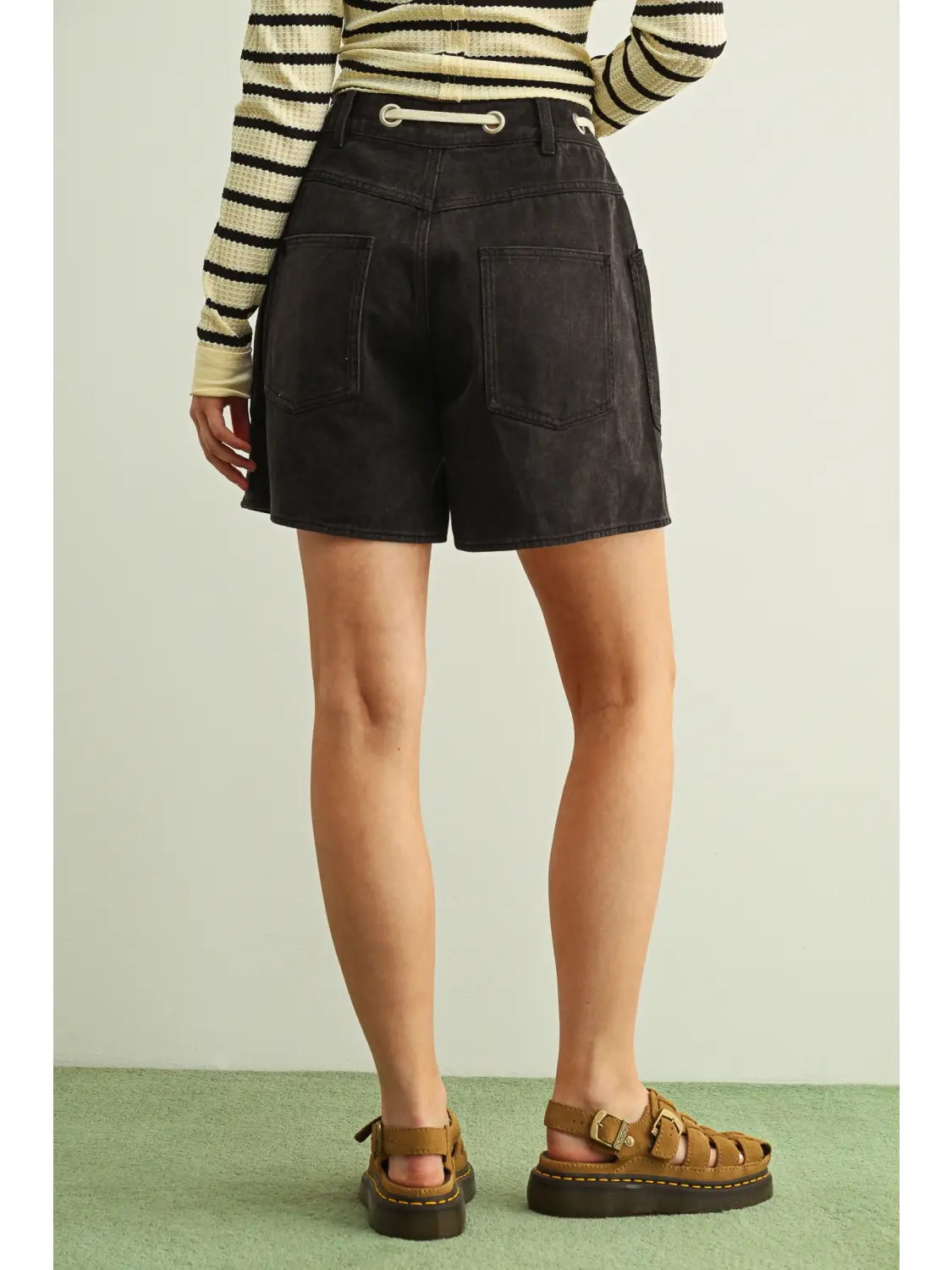 Washed Pocket Front with Tie Belt Shorts - BLACK