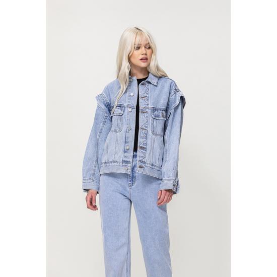 BOYFRIEND DENIM JACKET W SHOULDER DETAIL