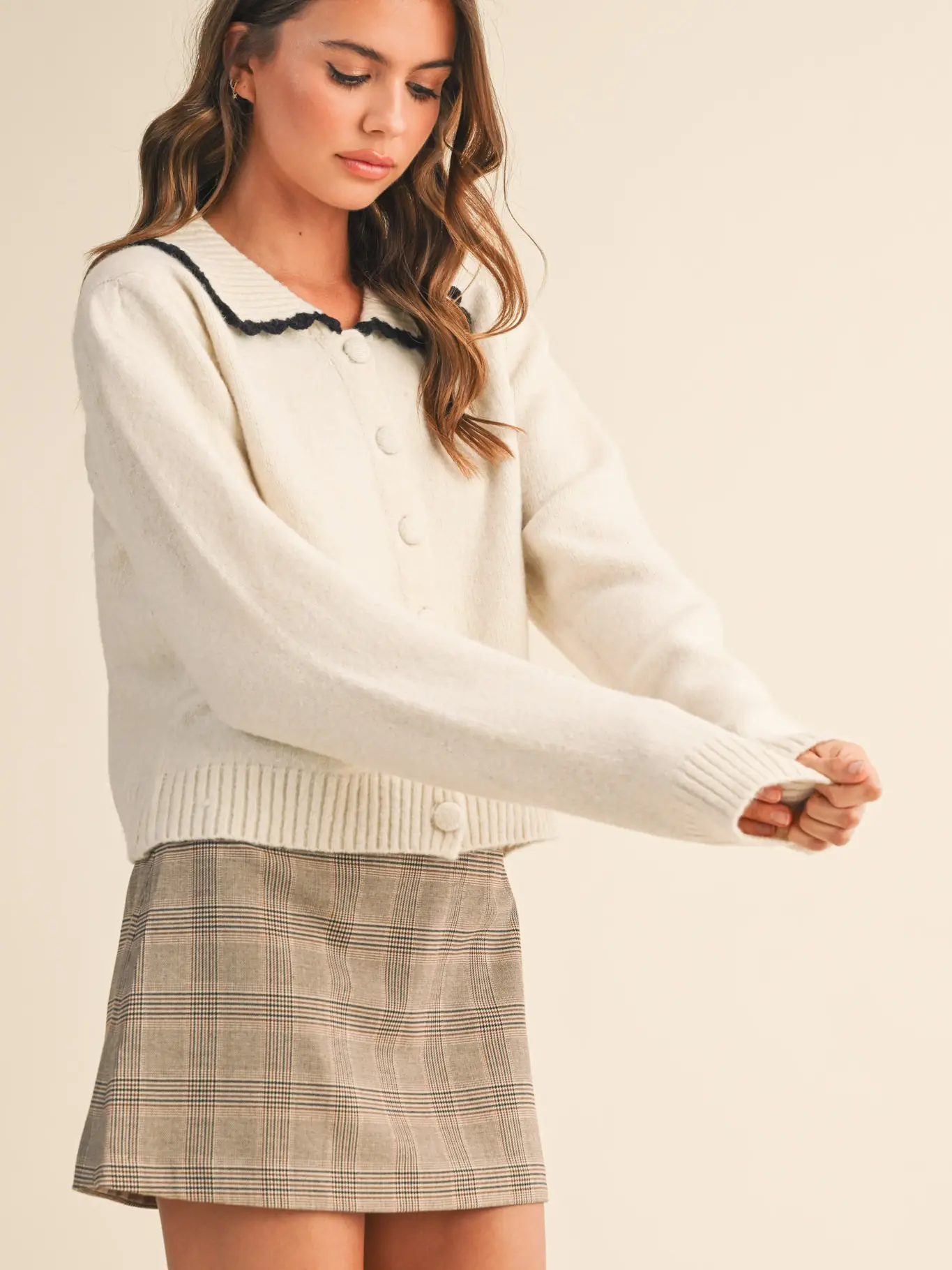 Contrast Scalloped Collar Sweater Cardigan