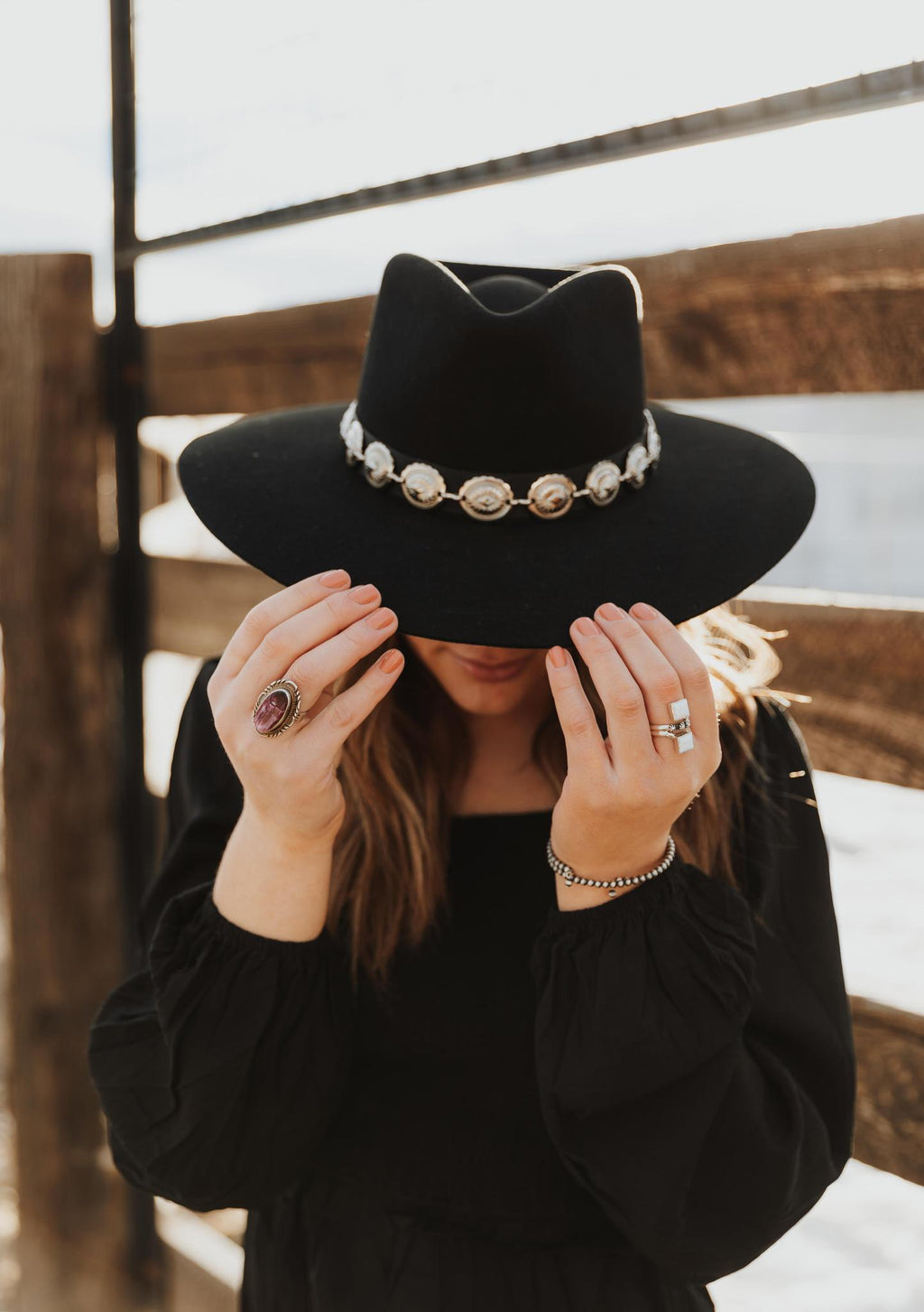 LADIES PINCH FRONT BLACK HAT