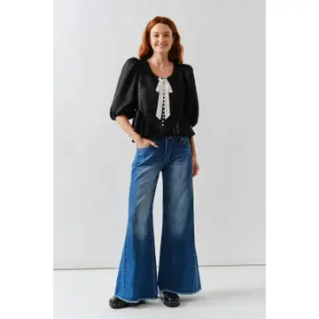Jacquard Puffy Sleeve Bow Tie Top W/Ruffle Hem - Black