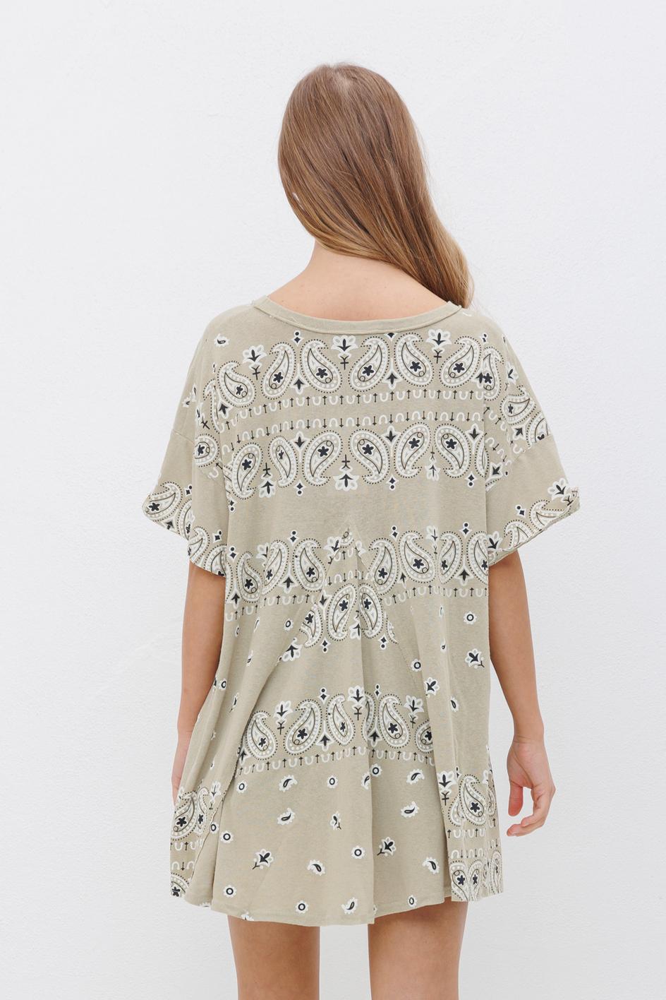 Slit Vintage Bandanna Print Tee Raw Edge Detail - Light Olive