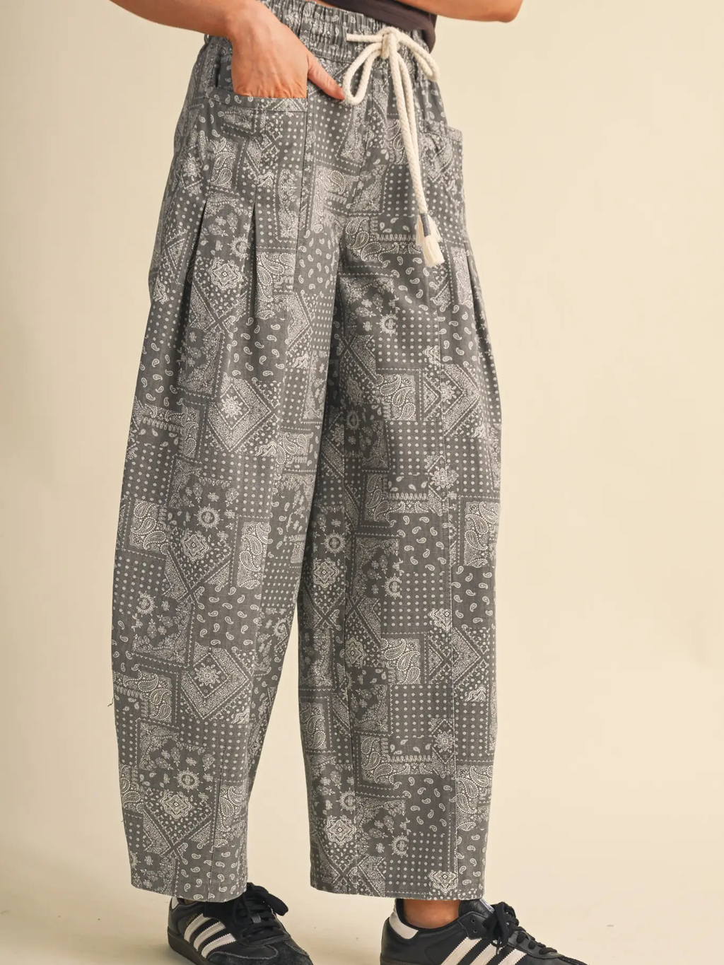 Bandana Print Pleated Barrel Pants
